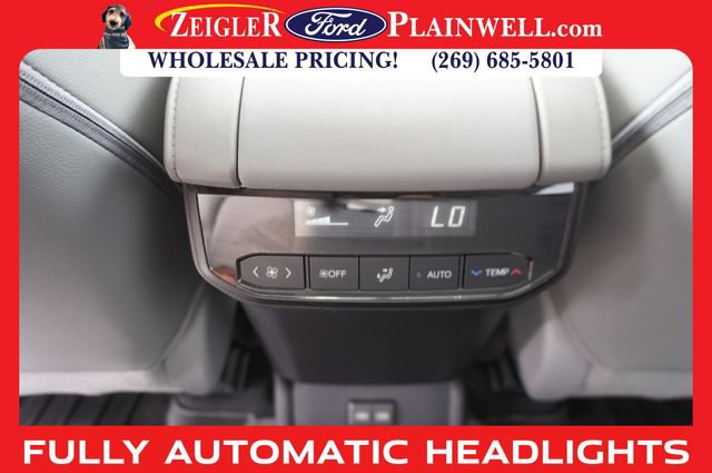 Used 2023 Toyota Highlander XLE image 13