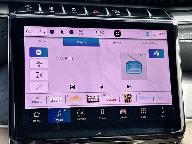 Certified 2025 Jeep Grand Cherokee Limited AWD/4WD image 32