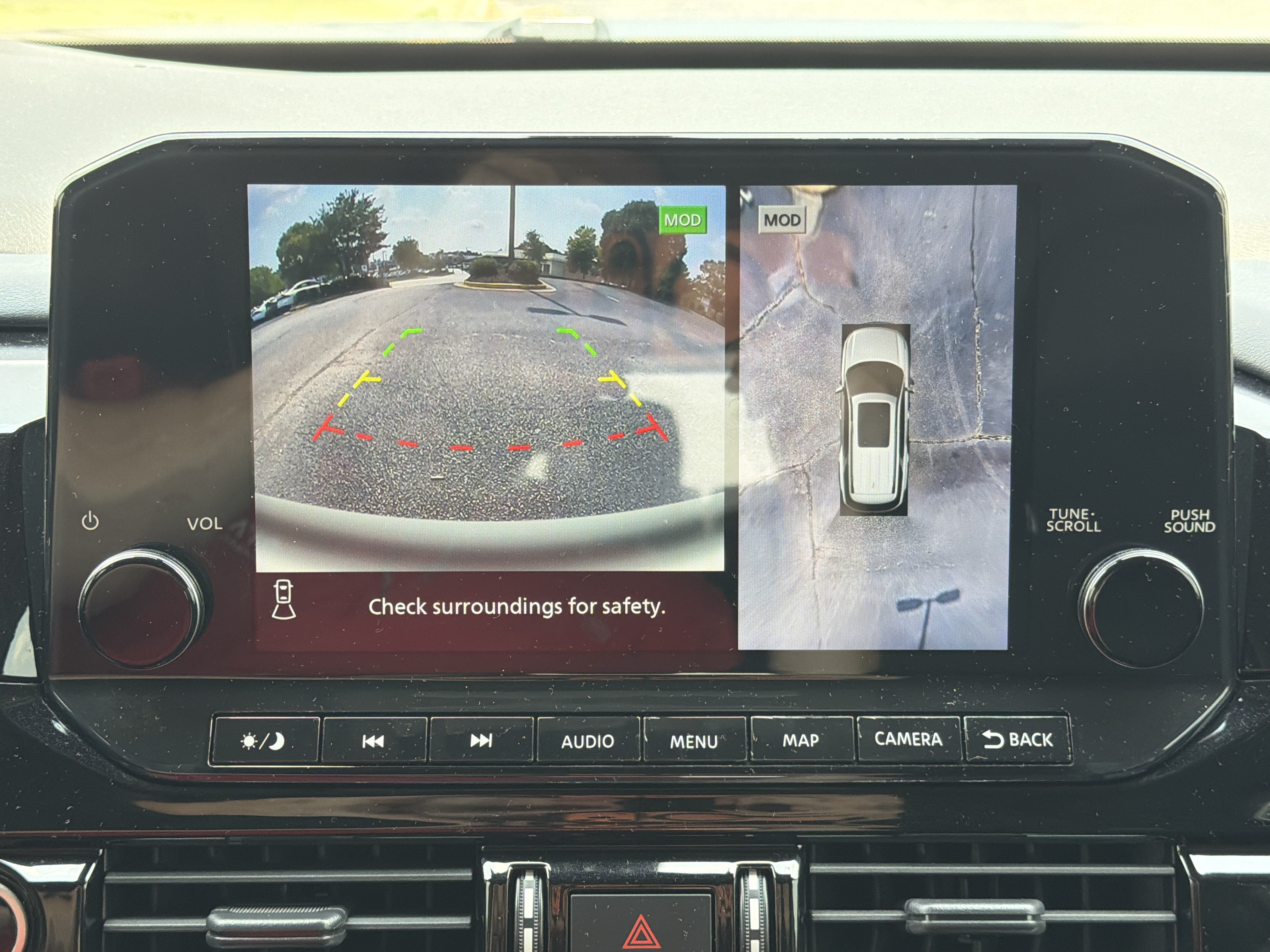 Used 2023 Nissan Pathfinder Platinum AWD/4WD image 6