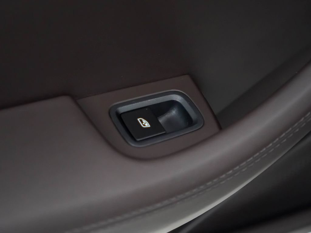 Certified 2025 Porsche Panamera 4 AWD/4WD image 30