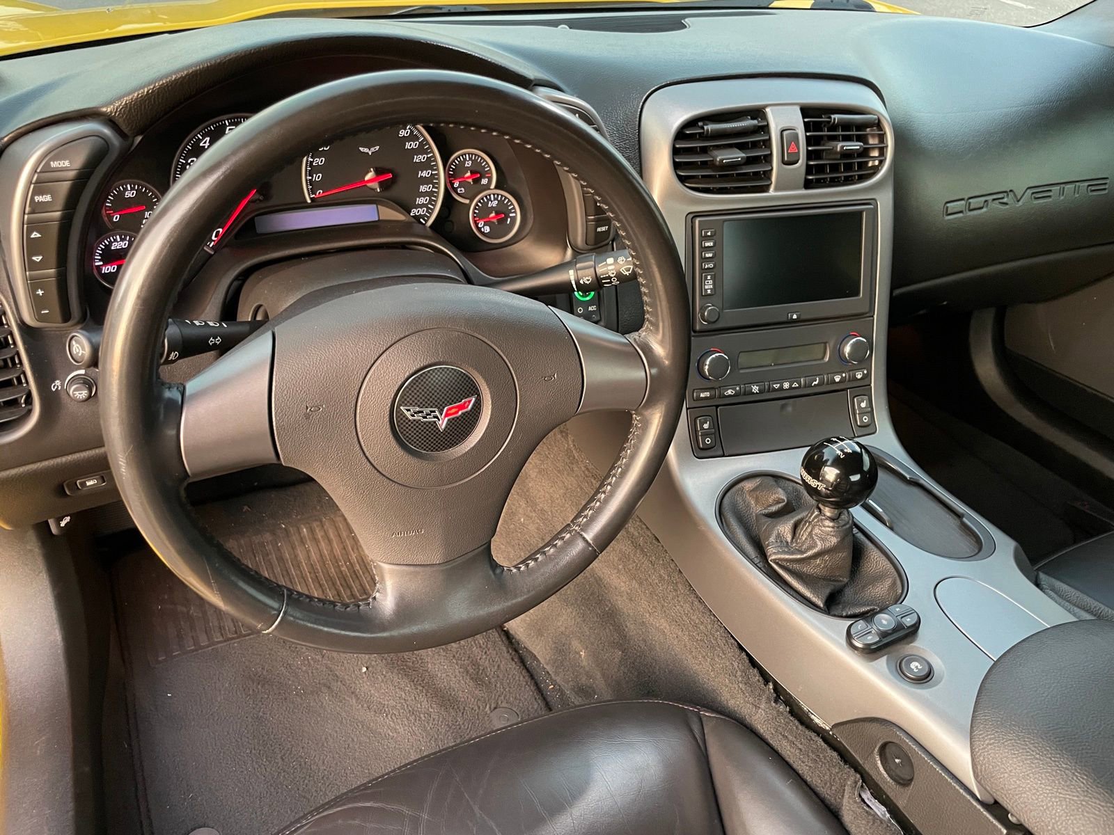 Used 2006 Chevrolet Corvette Z06 w/ Preferred Equipment Group RWD image 19