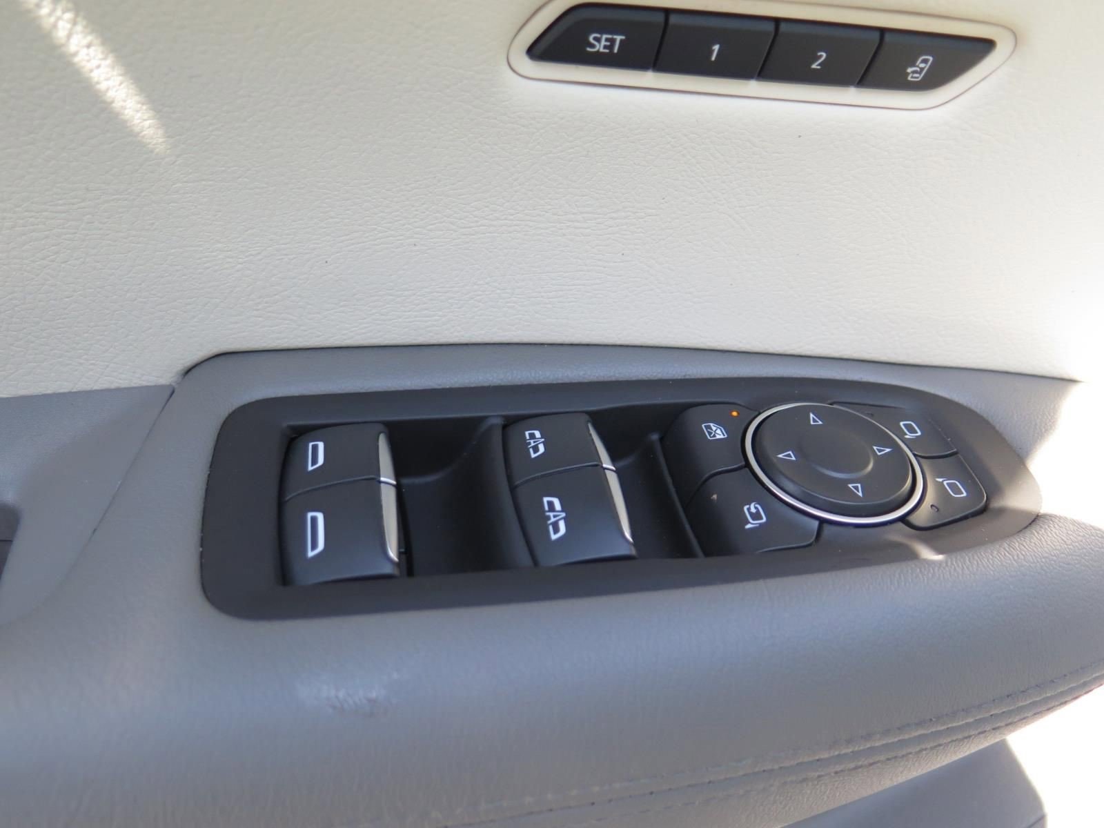 Certified 2024 Cadillac XT5 Premium Luxury w/ Technology Package image 9