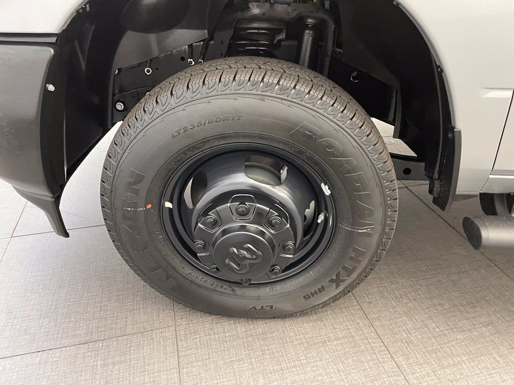 New 2026 RAM 3500 Tradesman AWD/4WD image 9