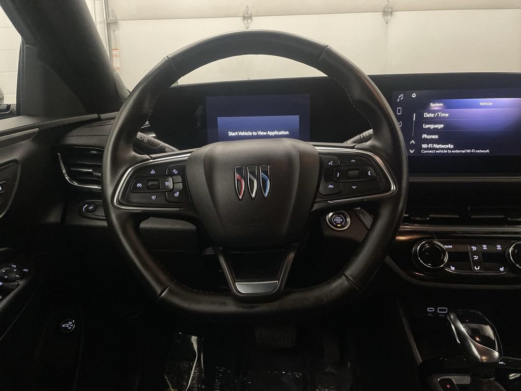 Used 2025 Buick Envista Sport Touring w/ Convenience I Package FWD image 5