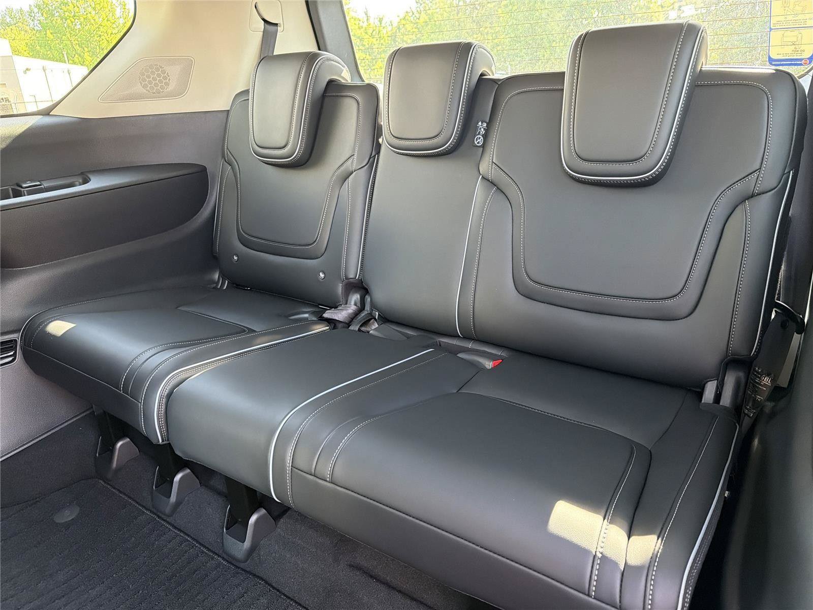 New 2026 INFINITI QX80 Luxe w/ Cargo Package AWD/4WD image 27