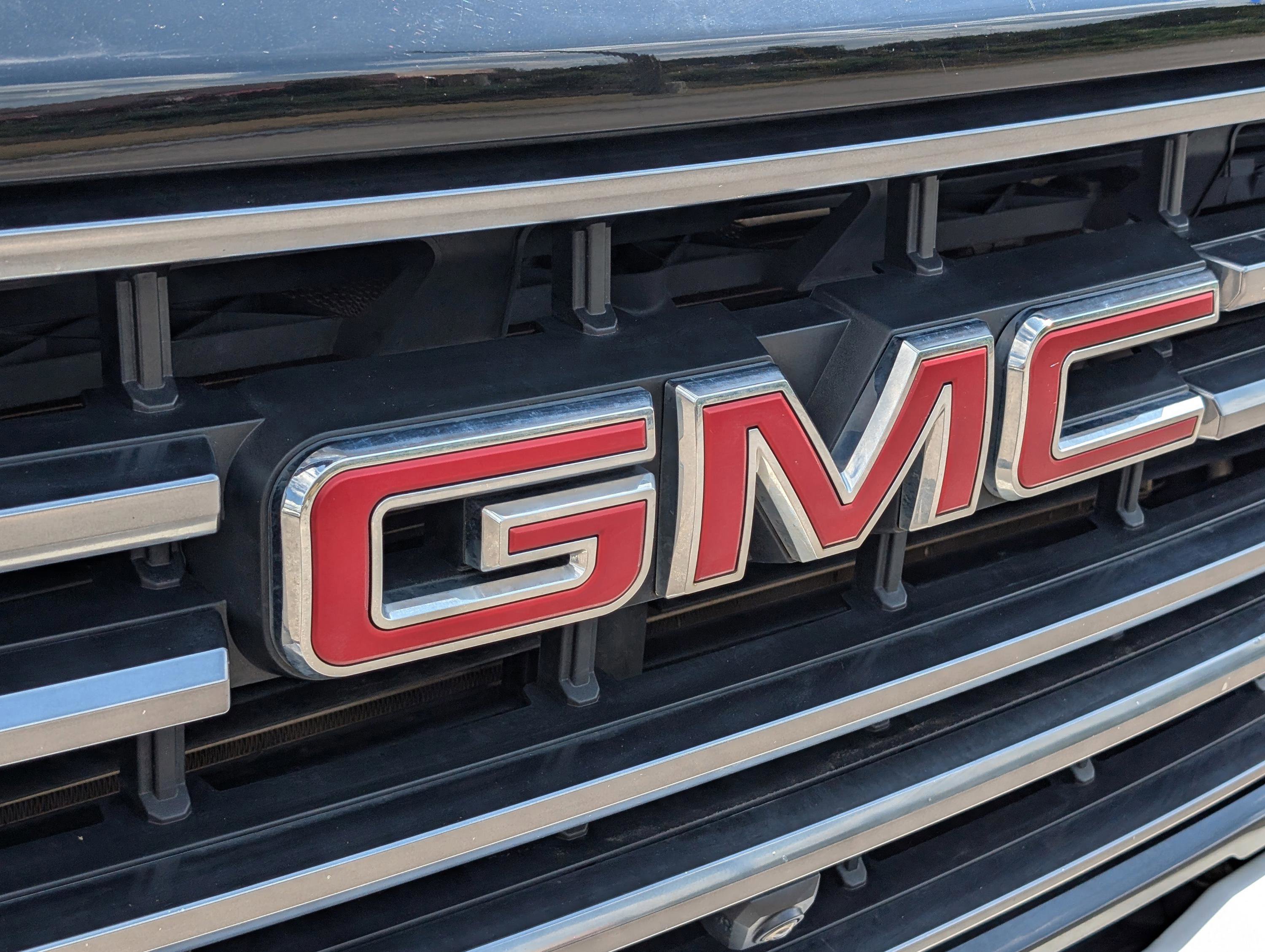 Used 2023 GMC Sierra 2500 AT4 w/ AT4 Preferred Package image 5