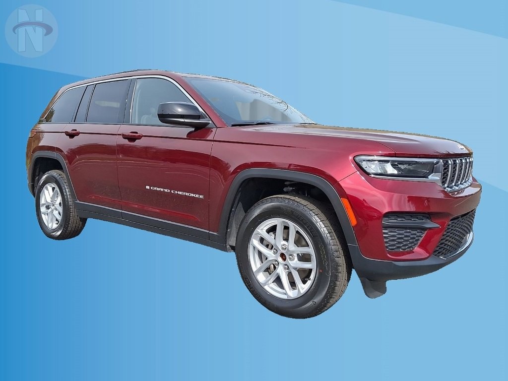 Used 2025 Jeep Grand Cherokee Laredo X w/ Luxury Tech Group I AWD/4WD image 1