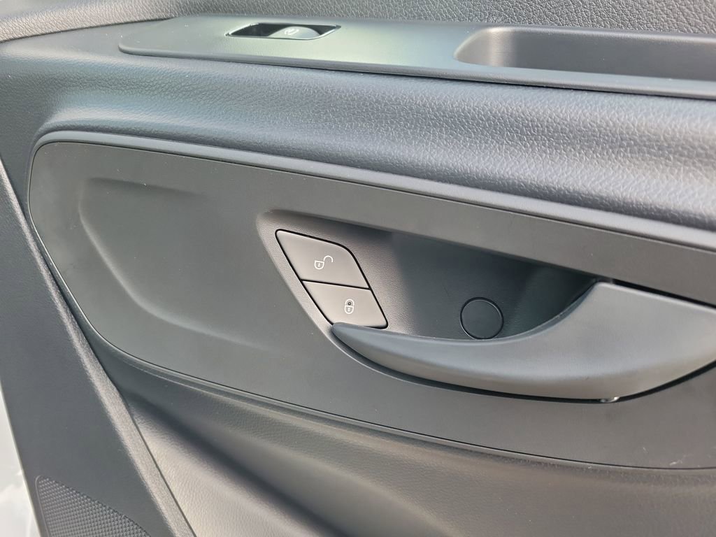 Used 2025 Mercedes-Benz Sprinter 2500 image 23