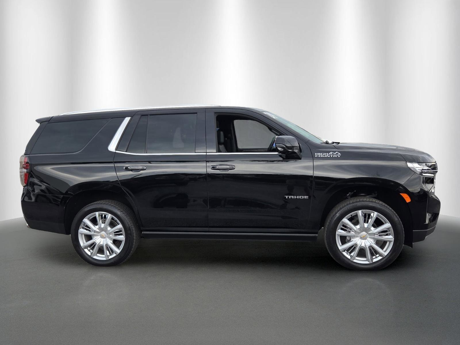 Used 2024 Chevrolet Tahoe High Country AWD/4WD image 8