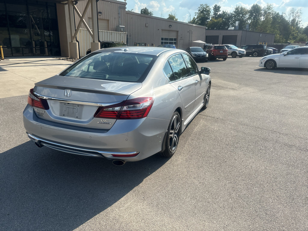 Used 2016 Honda Accord Touring image 7
