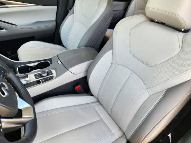 Certified 2026 INFINITI QX60 Luxe w/ Cargo Package FWD image 9