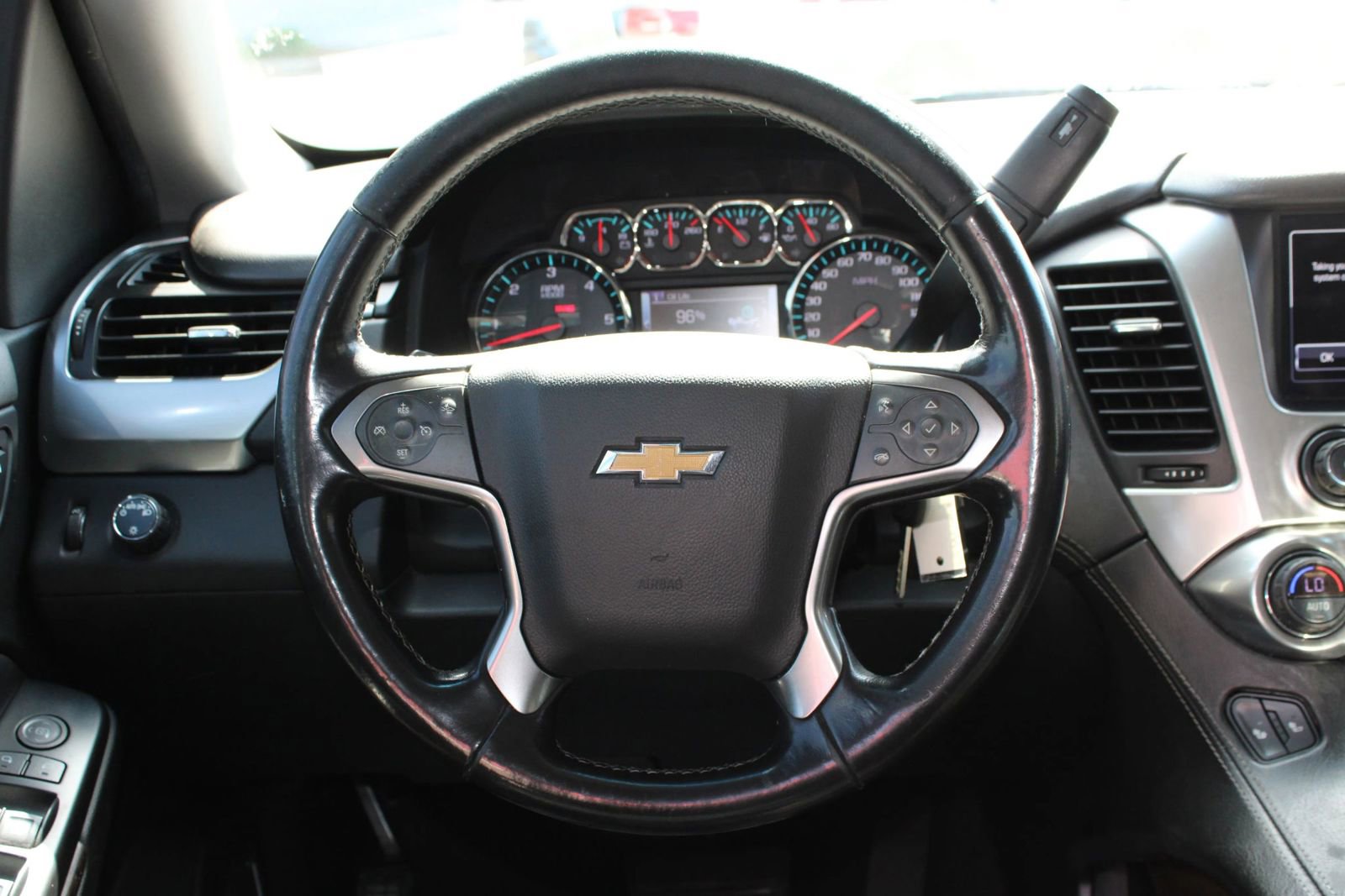 Used 2019 Chevrolet Suburban LT image 24