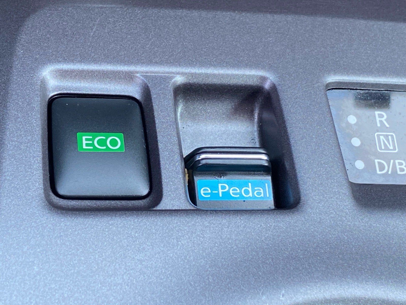 Used 2022 Nissan Leaf S FWD image 18