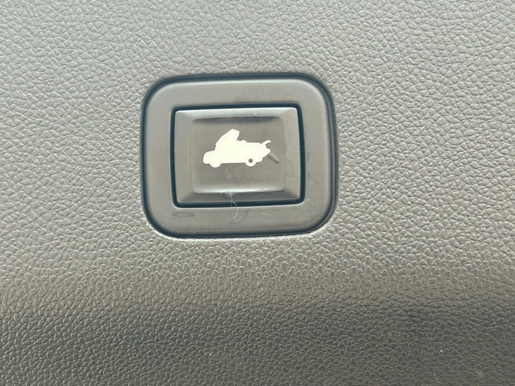 Used 2021 Chevrolet Suburban High Country RWD image 59