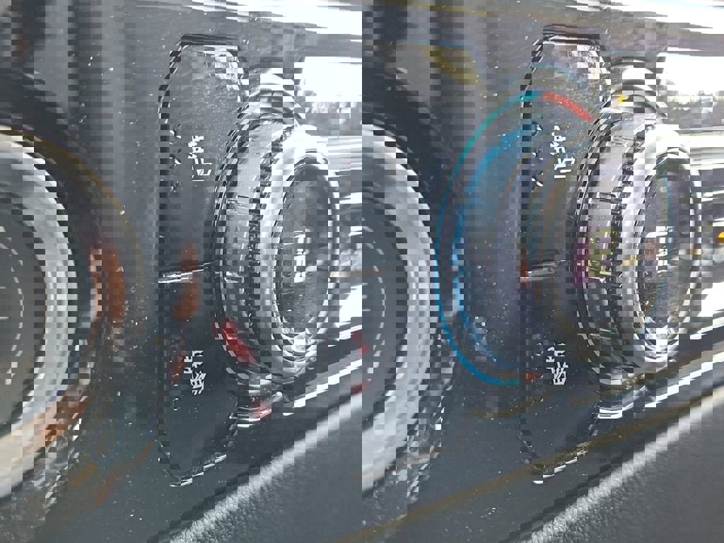 Used 2024 GMC Sierra 1500 SLT image 27