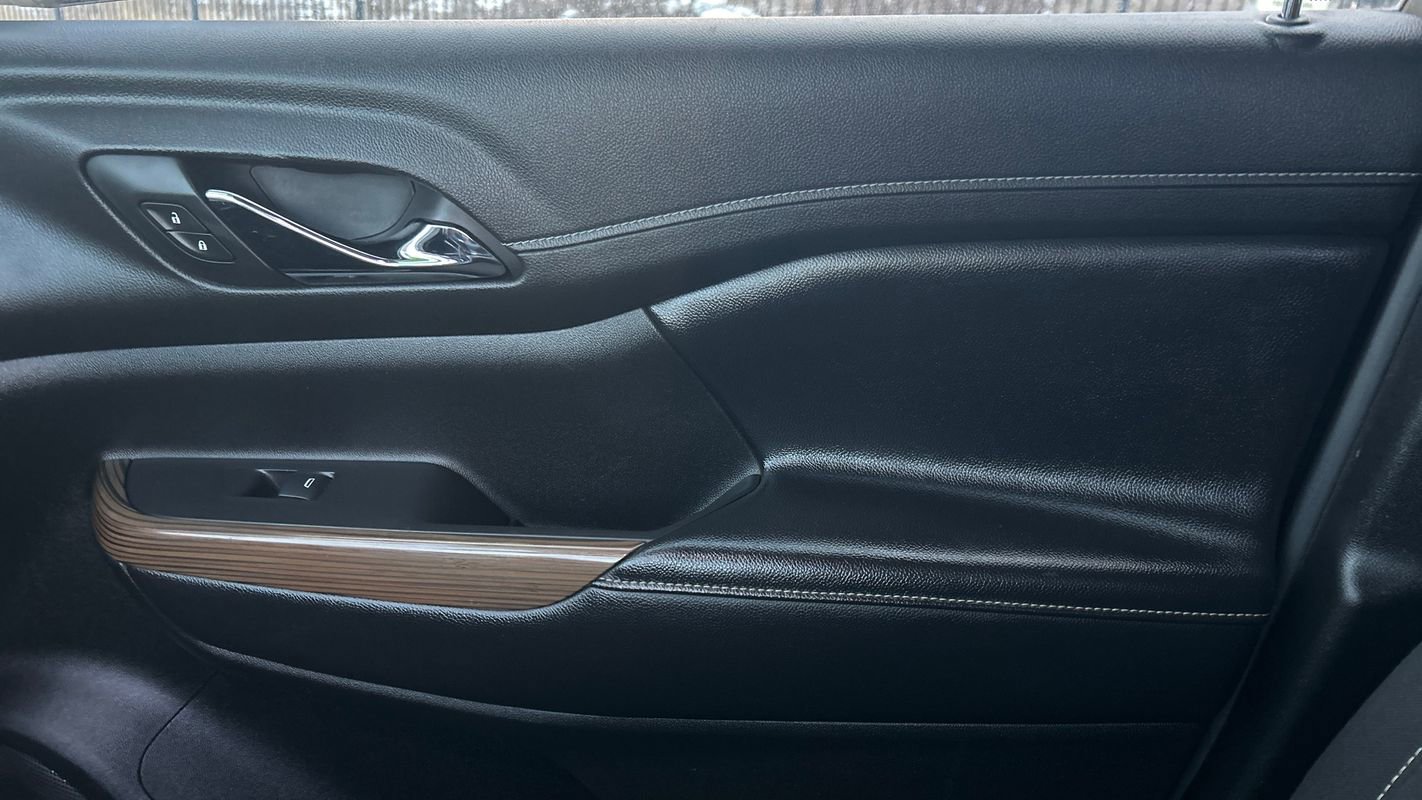 Used 2019 GMC Acadia SLE image 25