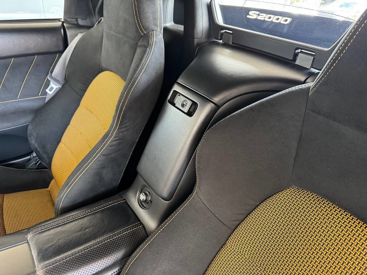 Used 2008 Honda S2000 image 18