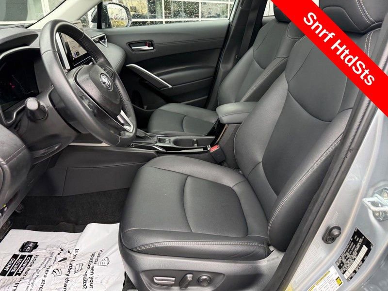 Used 2025 Toyota Corolla Cross XLE w/ Convenience Package AWD/4WD image 16