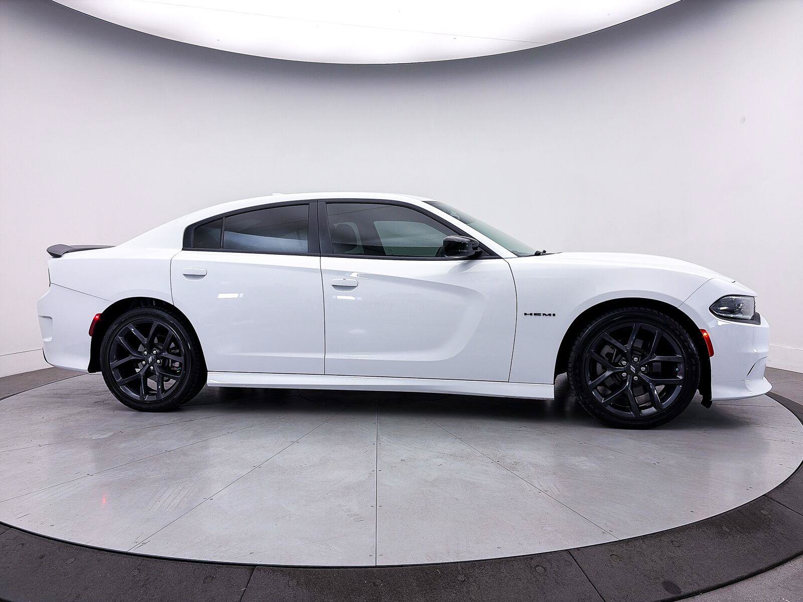 Used 2022 Dodge Charger R/T w/ Plus Group RWD image 40