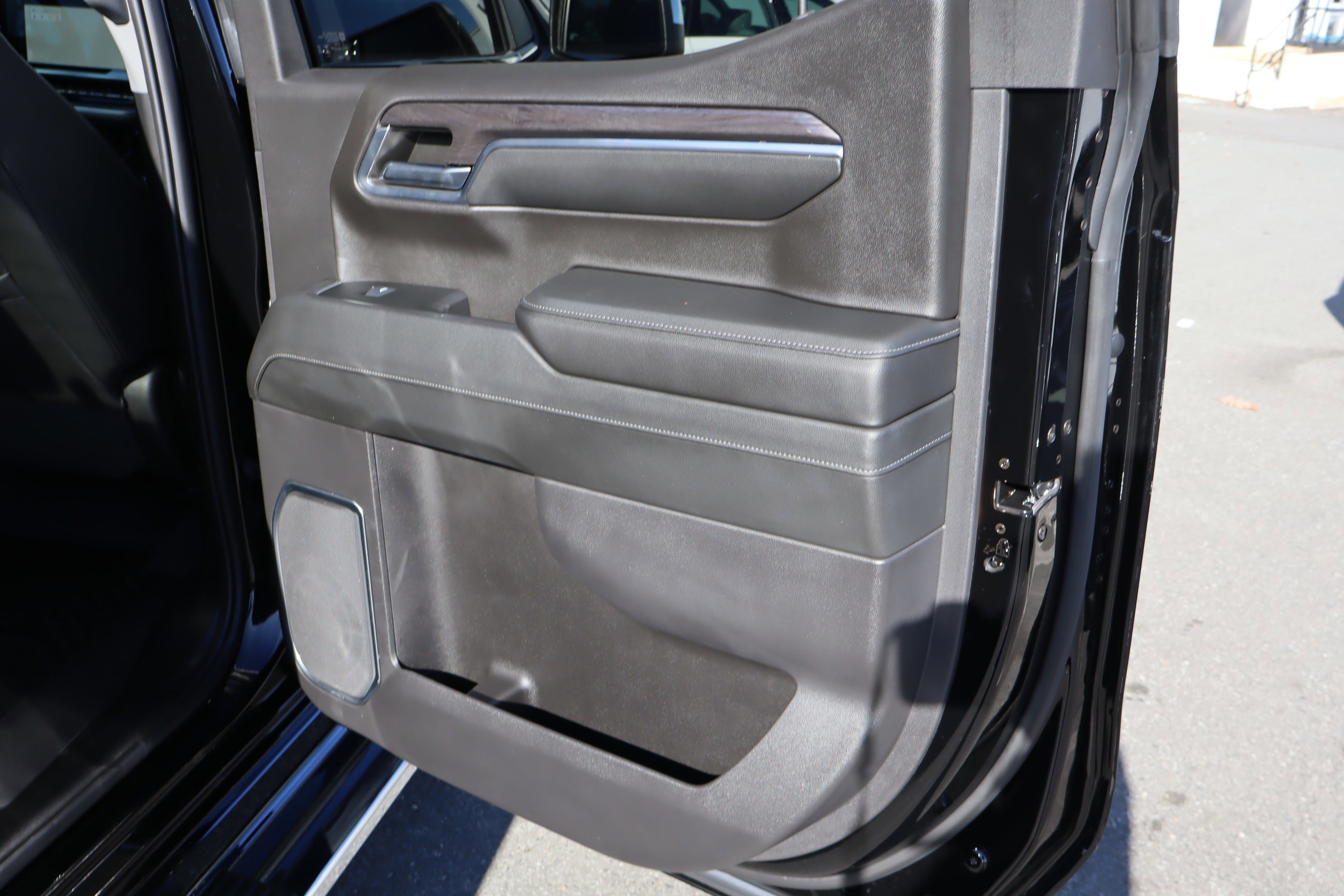 Used 2024 Chevrolet Silverado 1500 LTZ w/ Technology Package image 35