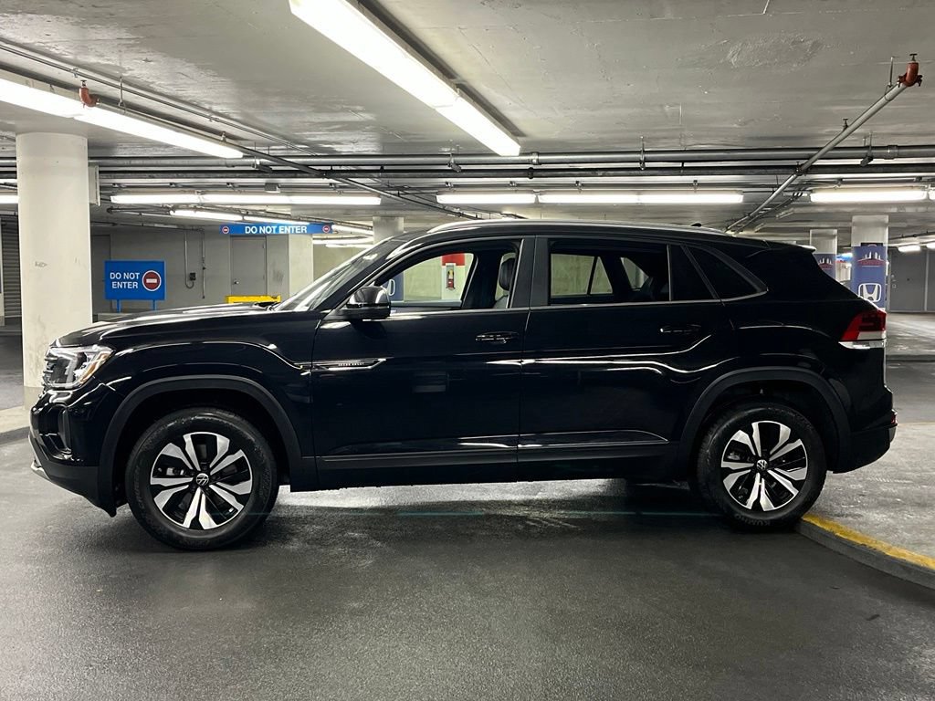 Used 2025 Volkswagen Atlas Cross Sport SE AWD/4WD image 32