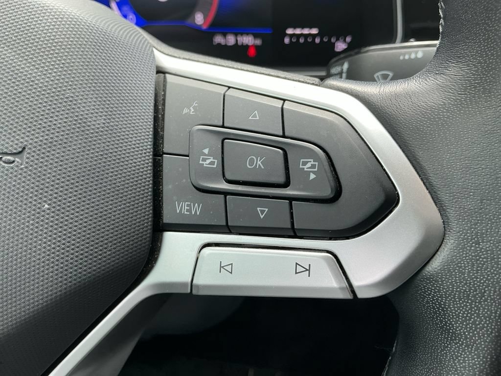Used 2025 Volkswagen Jetta SE FWD image 20