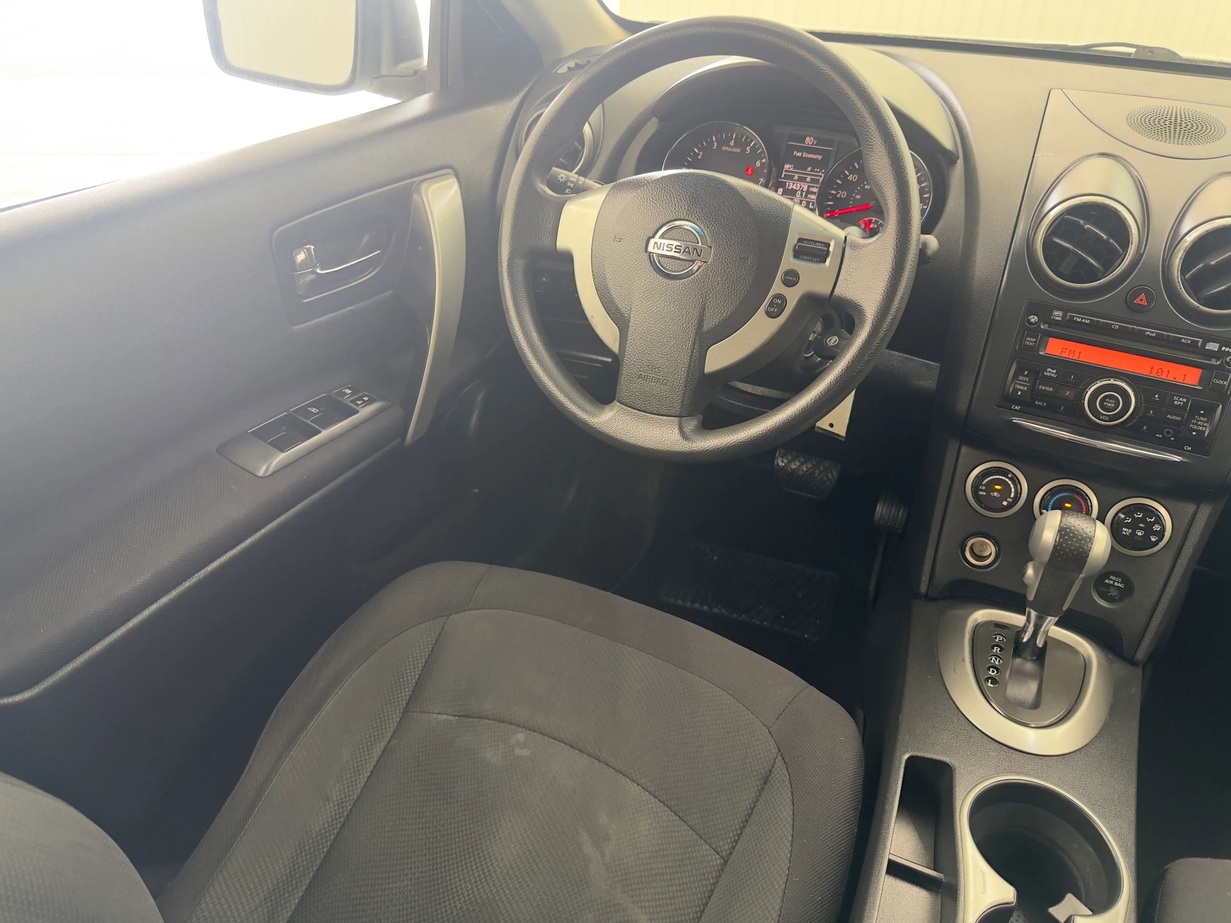 Used 2011 Nissan Rogue S image 16