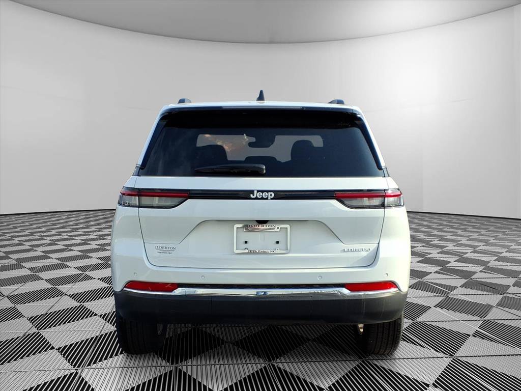 New 2025 Jeep Grand Cherokee Laredo X w/ Luxury Tech Group I RWD image 5