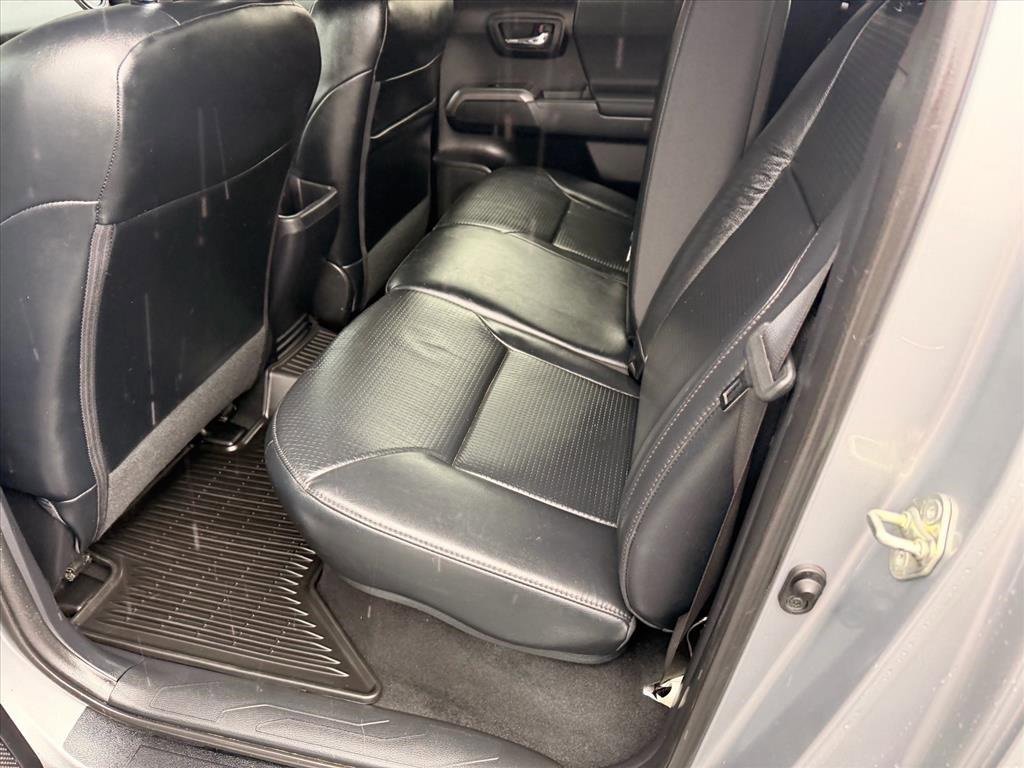 Used 2020 Toyota Tacoma TRD Sport w/ TRD Premium Sport Package image 8