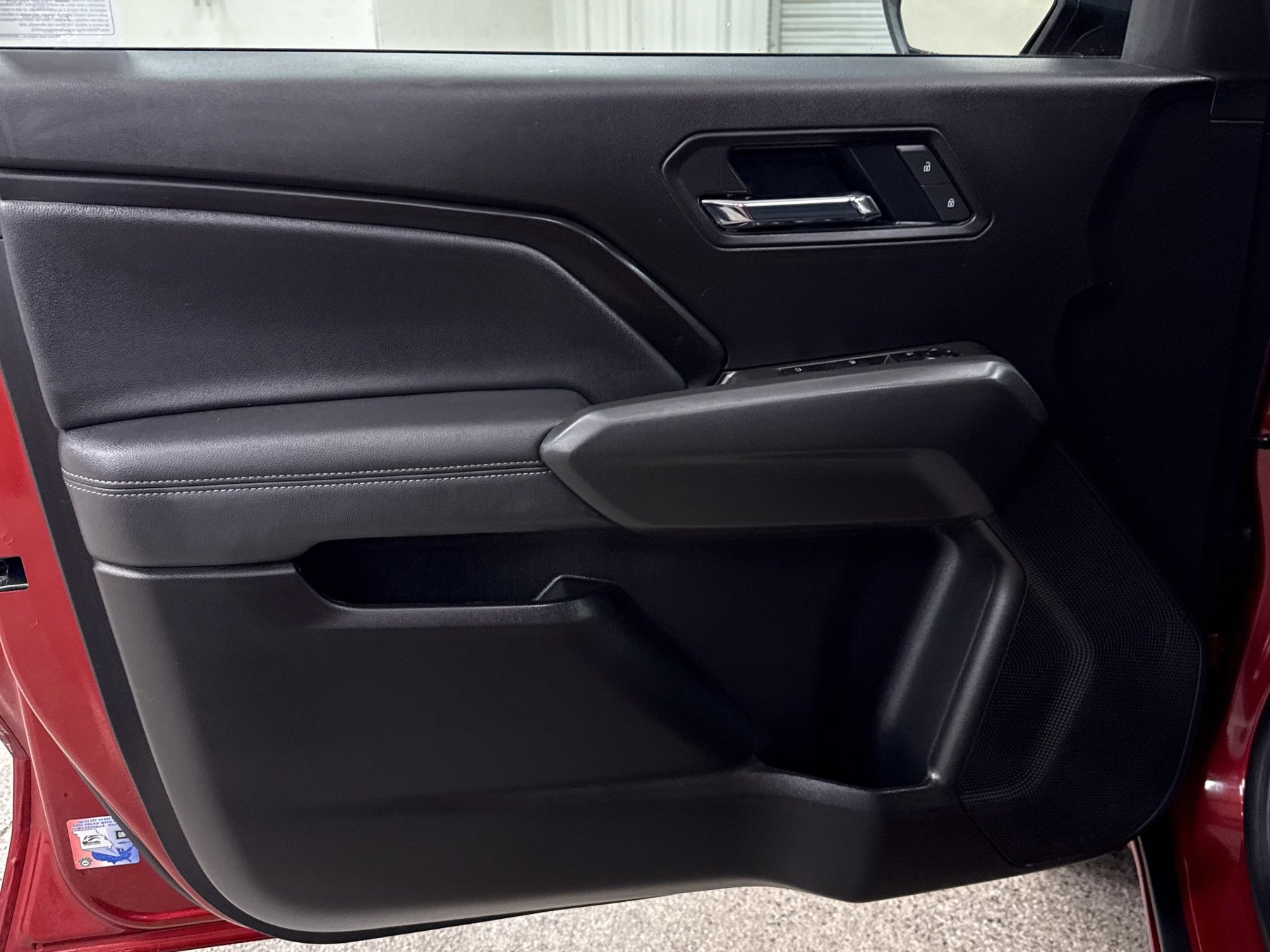 Used 2025 Chevrolet Colorado LT w/ LT Convenience Package image 3