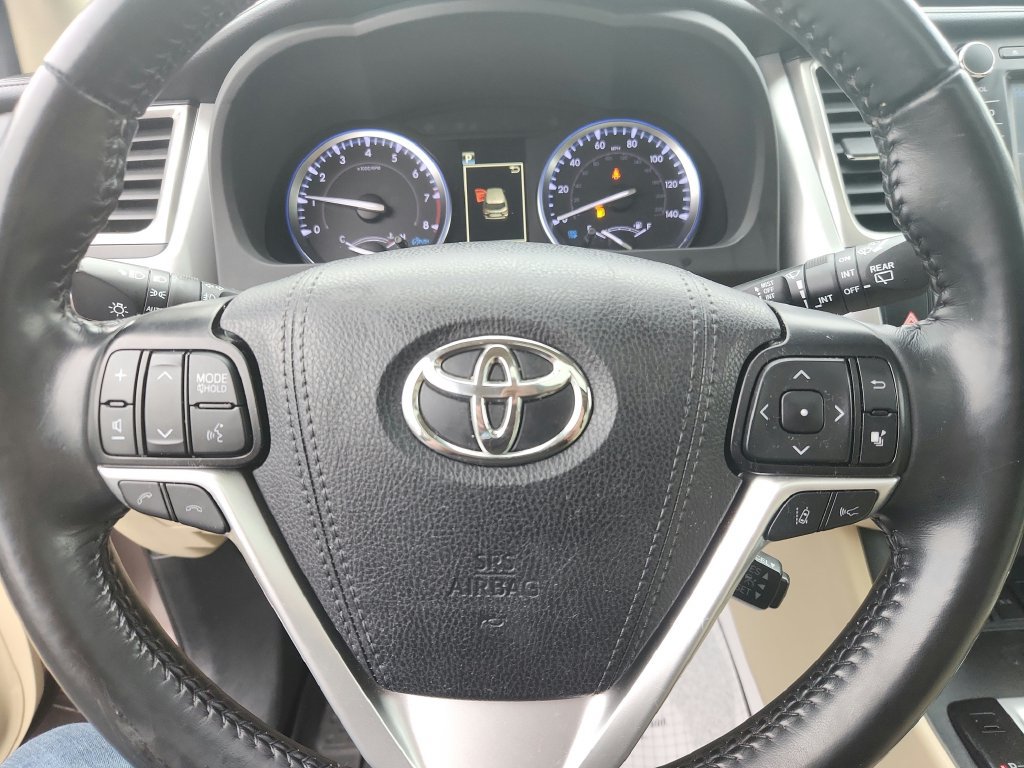 Used 2019 Toyota Highlander Limited AWD/4WD image 13