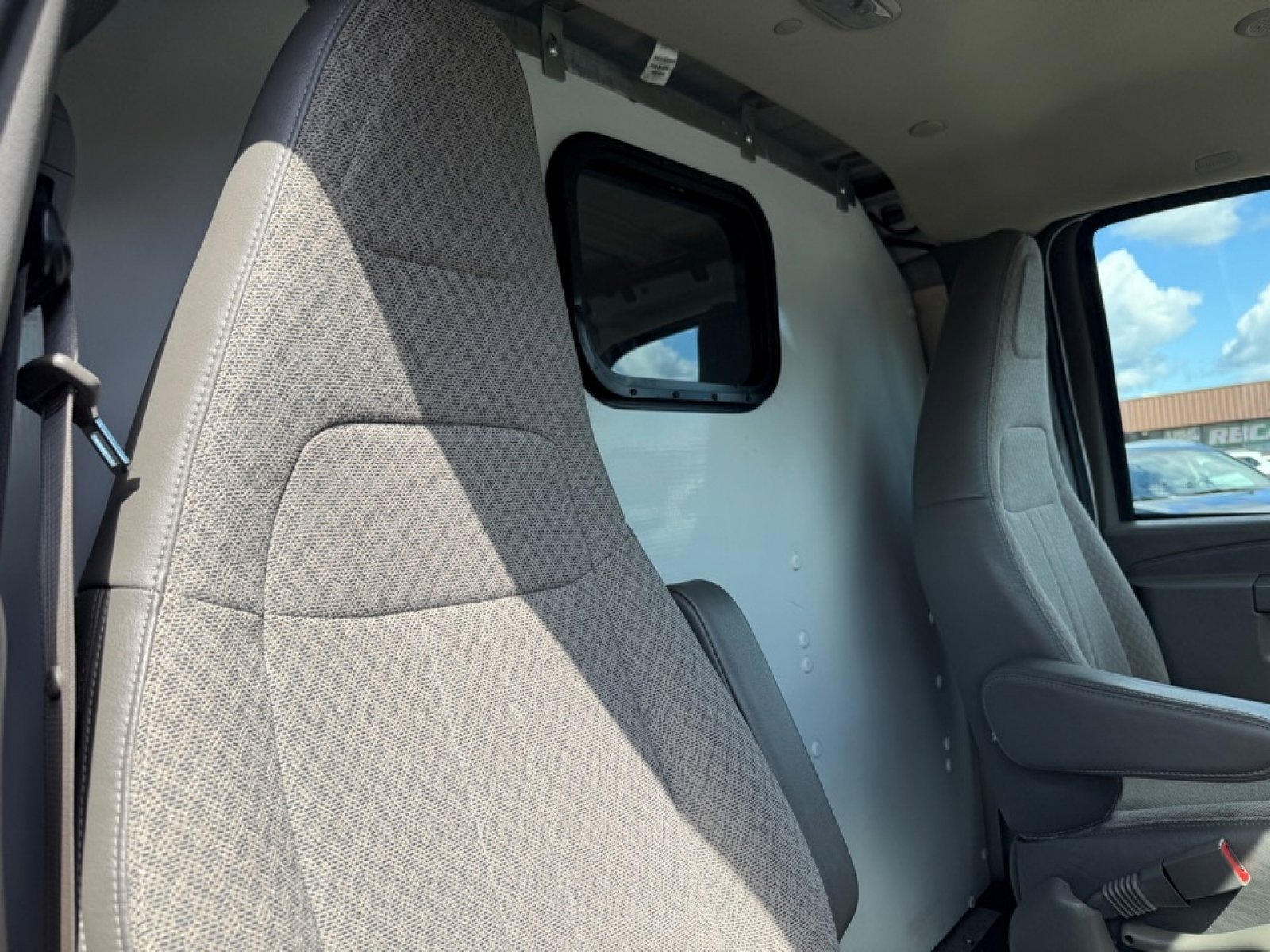 Used 2018 Chevrolet Express 2500 image 14