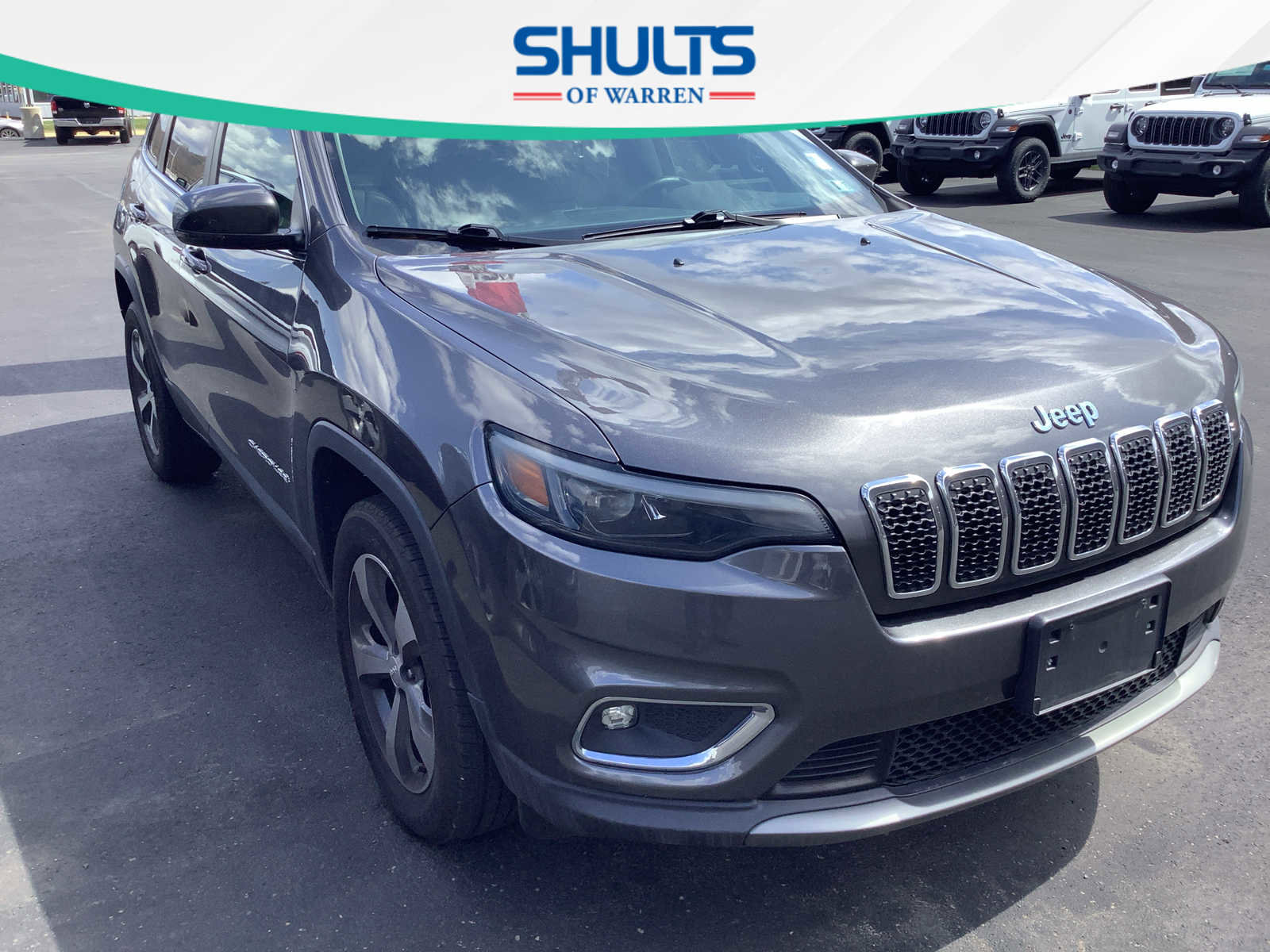 Used 2019 Jeep Cherokee Limited image 1