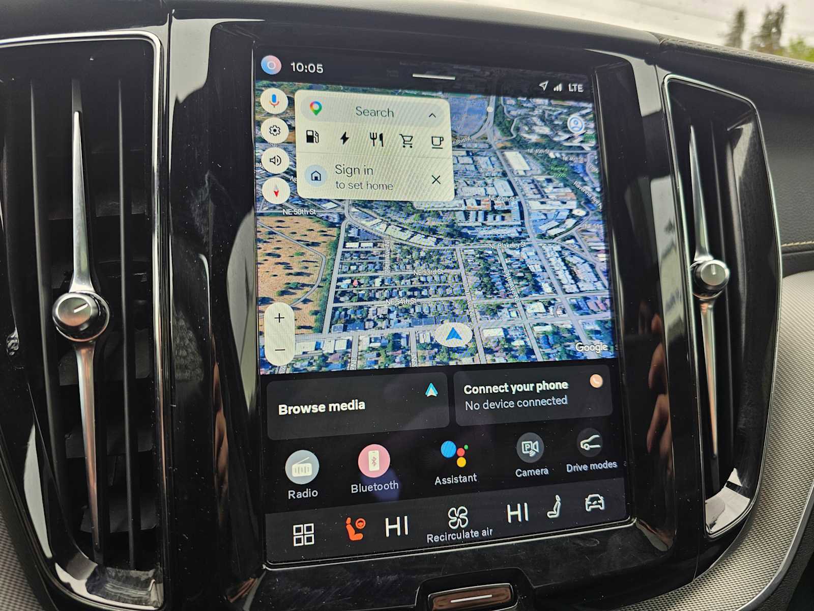 Used 2022 Volvo XC60 T8 R-Design w/ Advanced Package AWD/4WD image 30