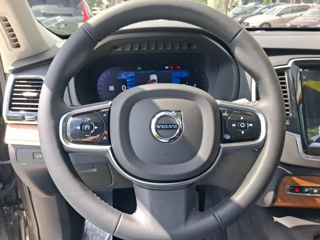 Certified 2023 Volvo XC90 B6 Plus AWD/4WD image 17