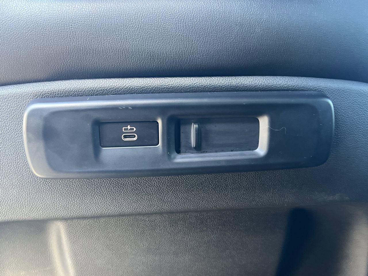 Used 2023 BMW X5 xDrive40i w/ Premium Package image 30