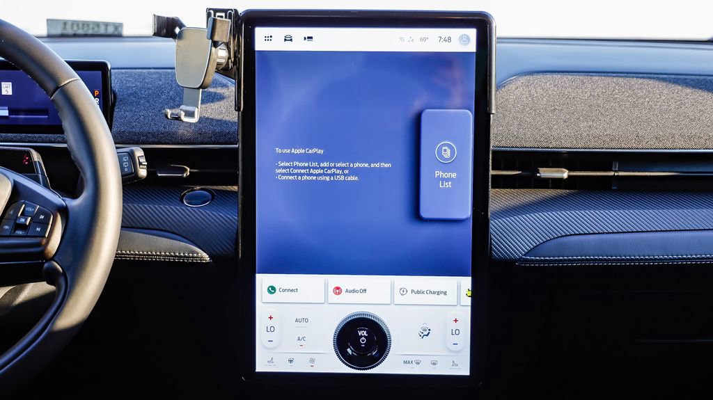 Used 2024 Ford Mustang Mach-E Premium image 16