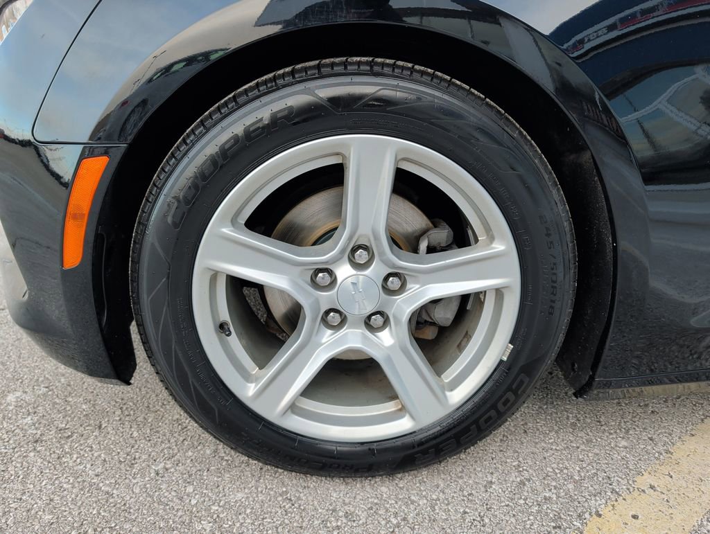 Used 2017 Chevrolet Camaro LT image 4