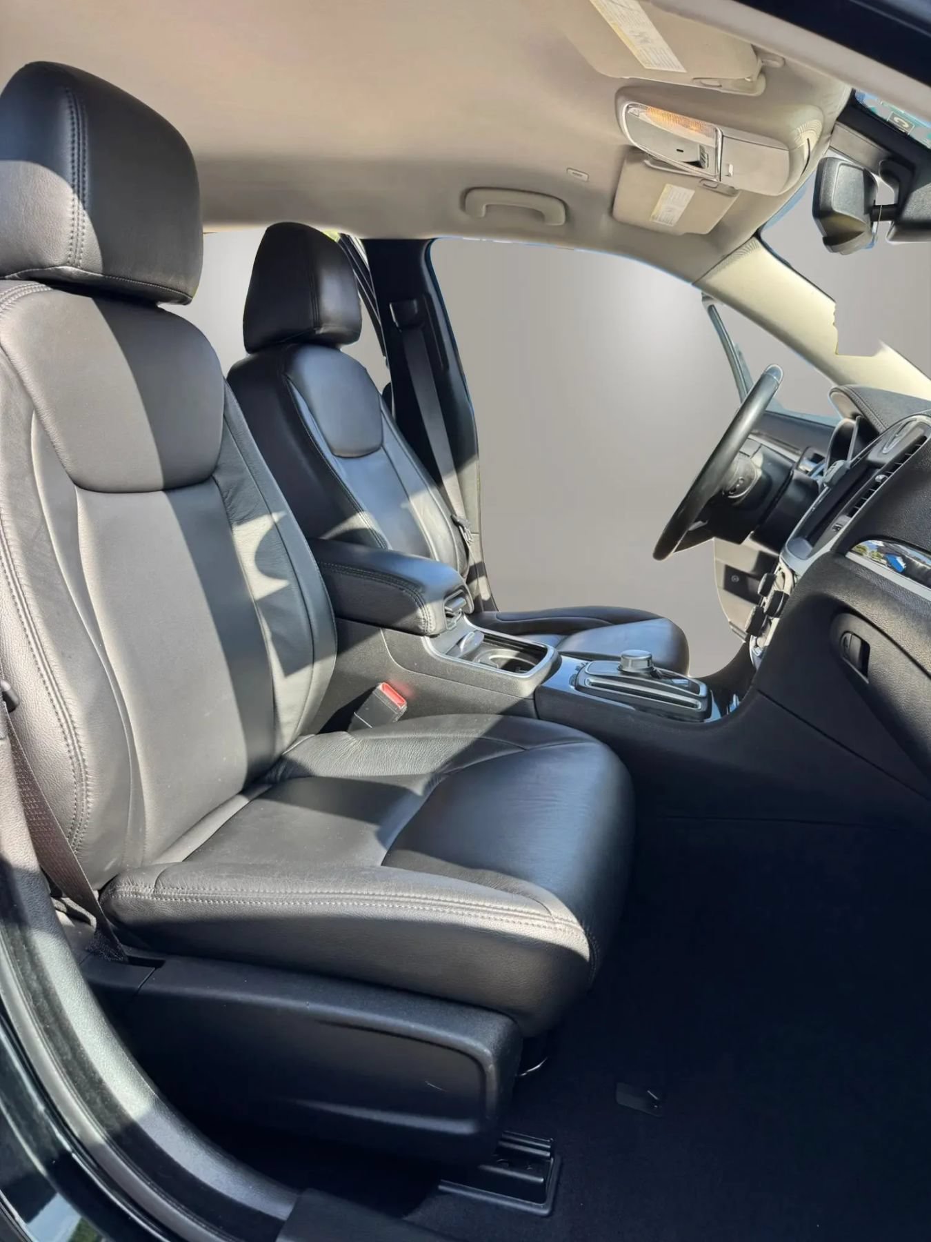 Used 2022 Chrysler 300 Touring w/ Sport Appearance Package RWD image 23