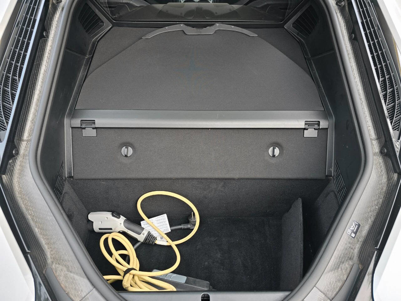 Used 2019 BMW i8 Coupe image 12