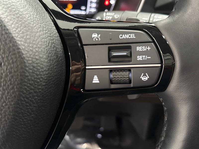 Used 2025 Honda Pilot Elite image 32