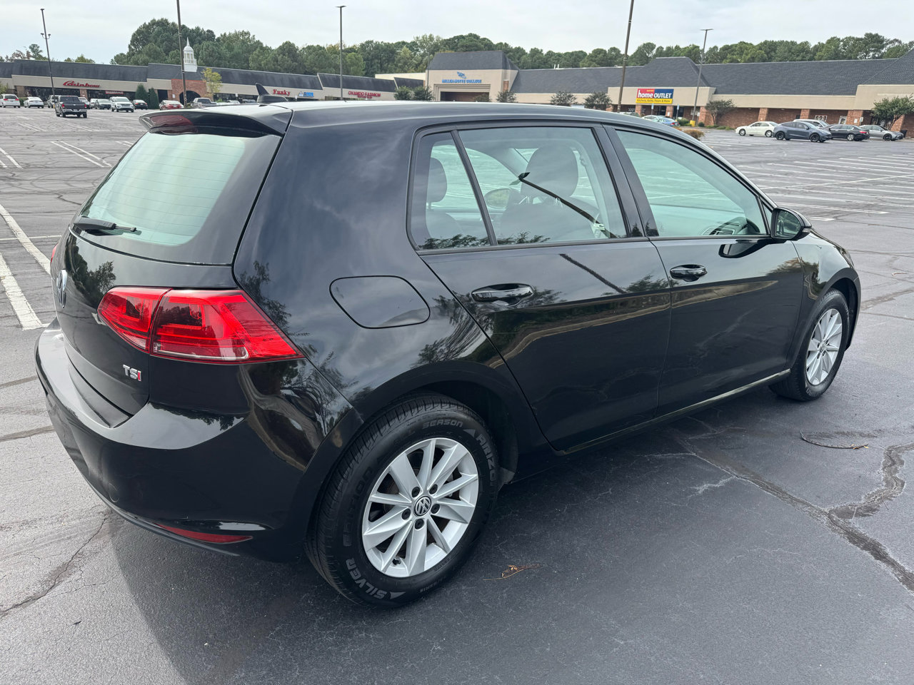 Used 2016 Volkswagen Golf S image 5