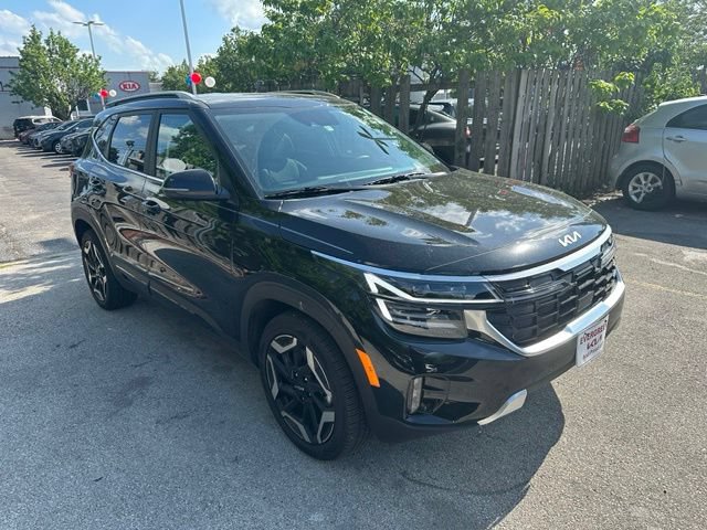 Used 2024 Kia Seltos SX w/ SX Sunroof Package AWD/4WD image 3