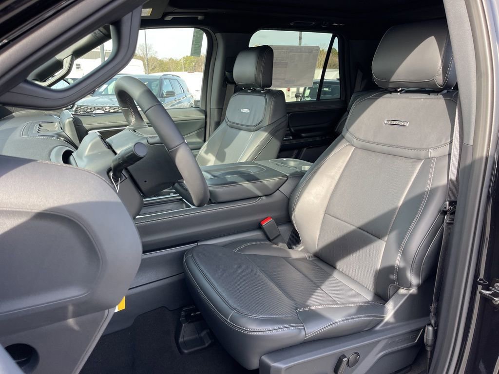 New 2025 Ford Expedition Max Platinum w/ Stealth Performance Package image 15