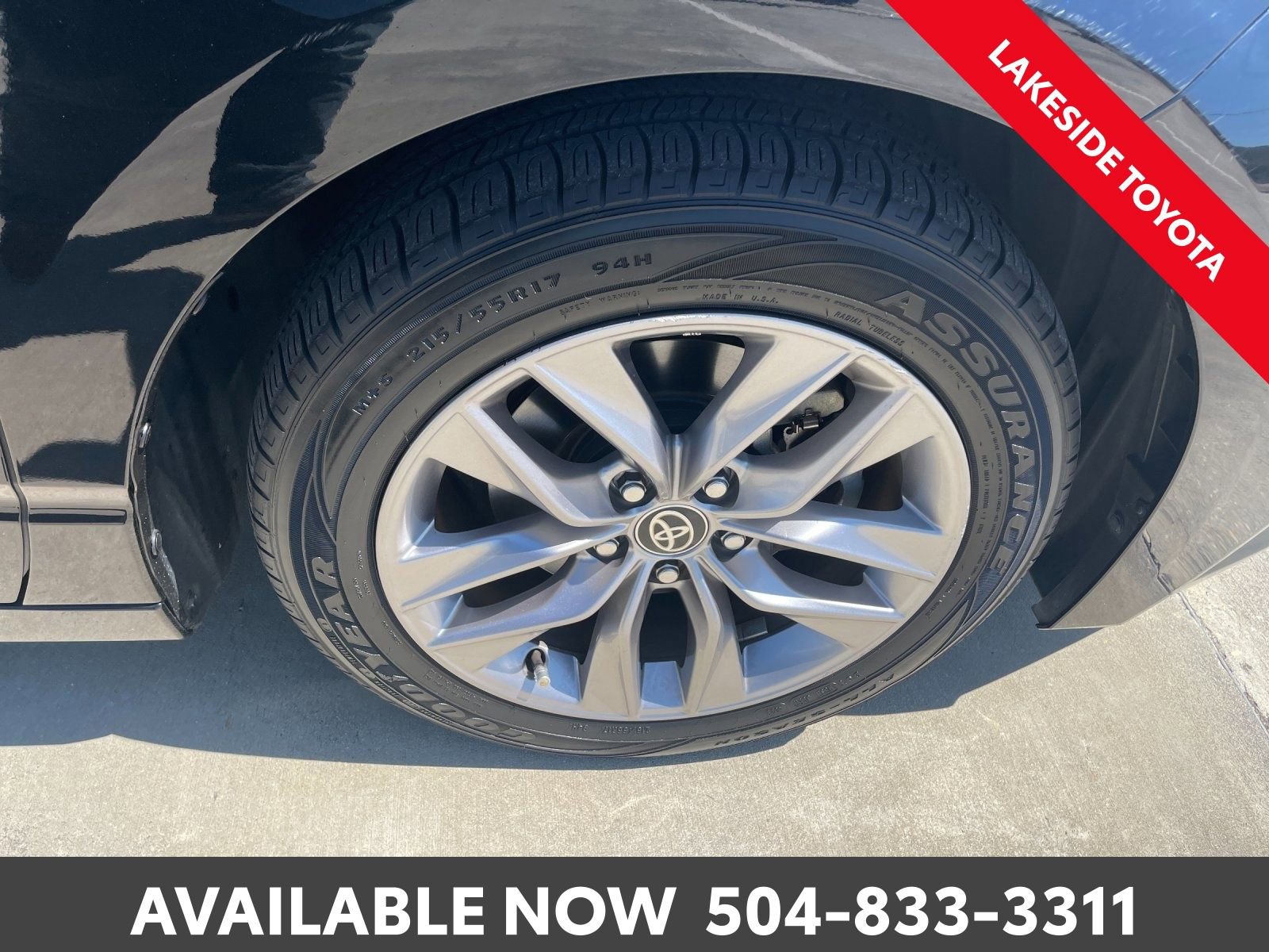 Used 2021 Toyota Avalon XLE w/ Moonroof Package image 15