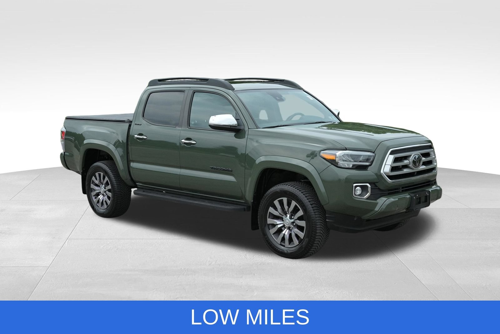 Used 2022 Toyota Tacoma Limited AWD/4WD image 12