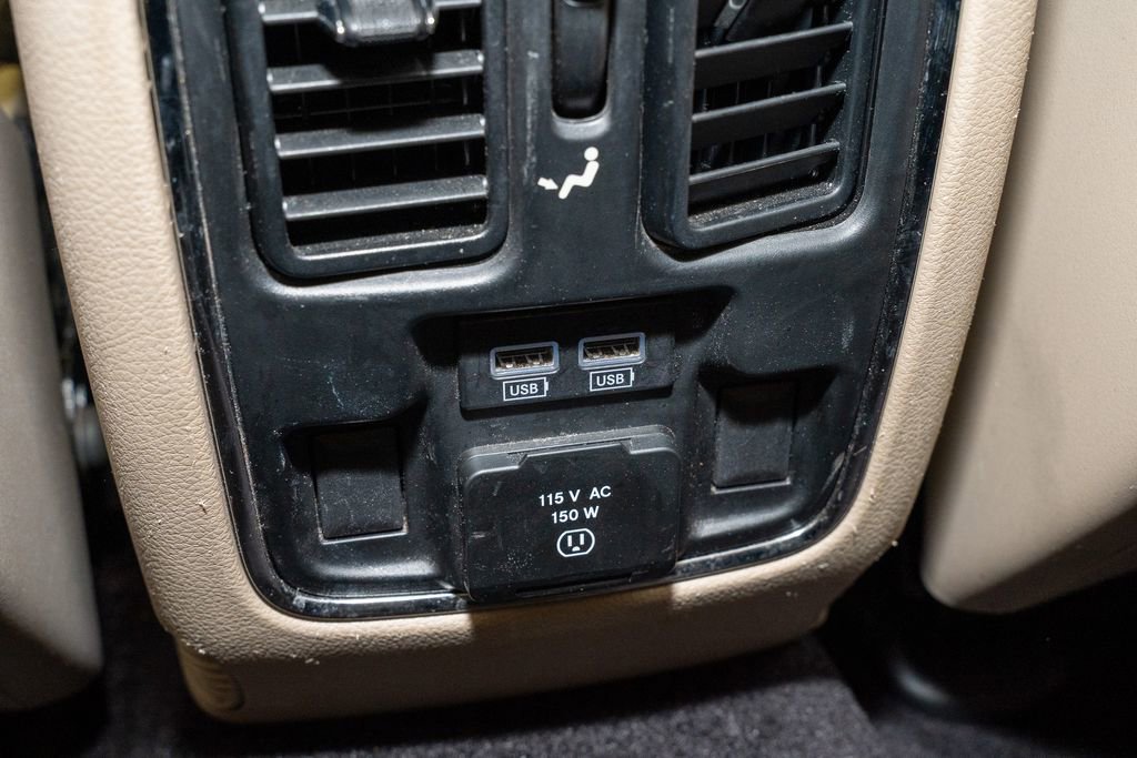 Used 2019 Jeep Grand Cherokee Limited w/ Trailer Tow Group IV image 8