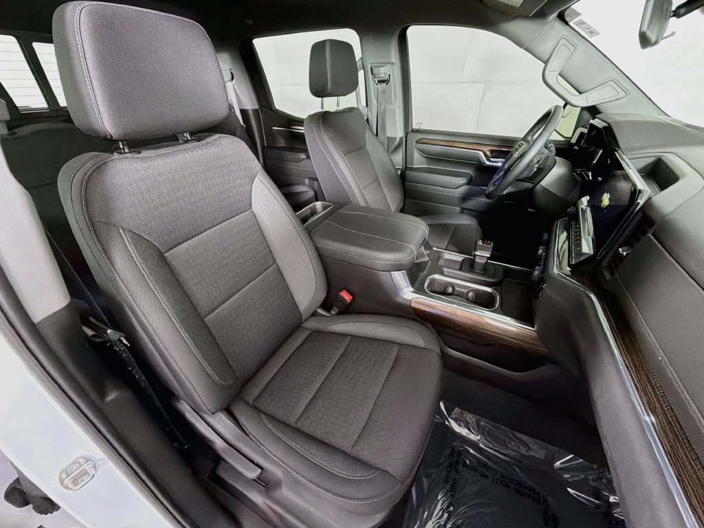 Used 2024 Chevrolet Silverado 1500 LT Trail Boss w/ Convenience Package II AWD/4WD image 28