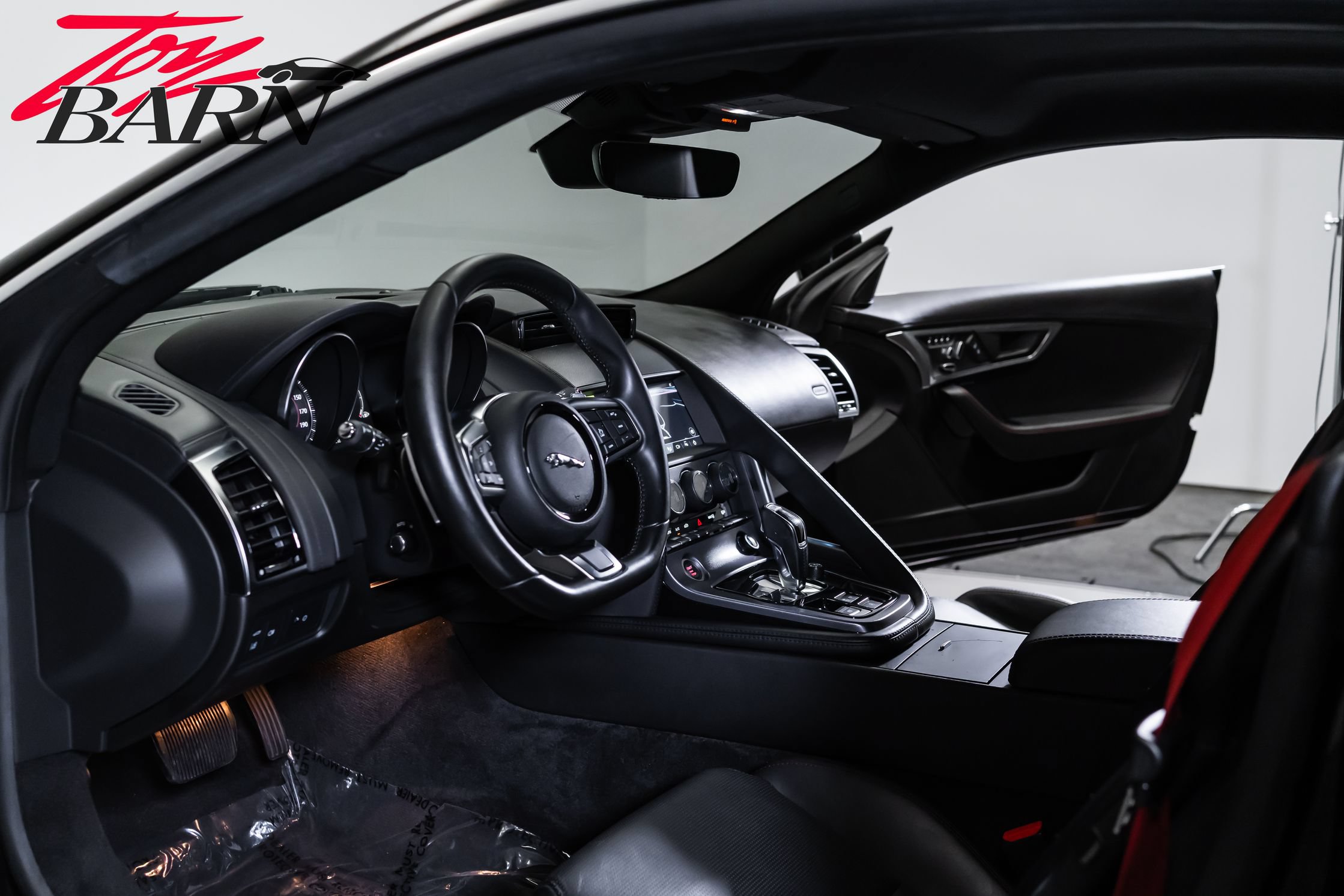 Used 2019 Jaguar F-TYPE Coupe RWD image 37