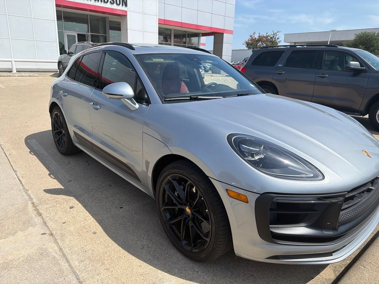 Used 2026 Porsche Macan GTS AWD/4WD image 3